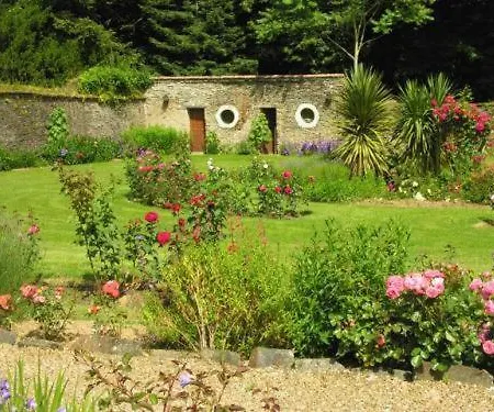Chateau Du Plessis - Anjou Bed & Breakfast