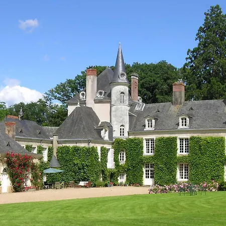 Chateau Du Plessis - Anjou Bed & Breakfast