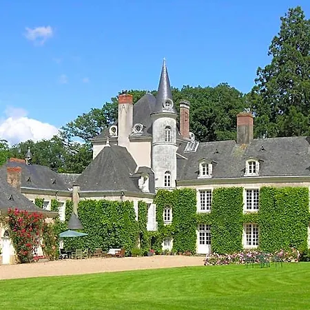 Chateau Du Plessis - Anjou Bed & Breakfast 3*