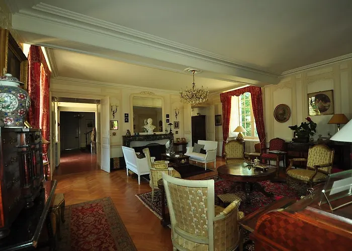 Chateau Du Plessis - Anjou Bed & Breakfast 3*